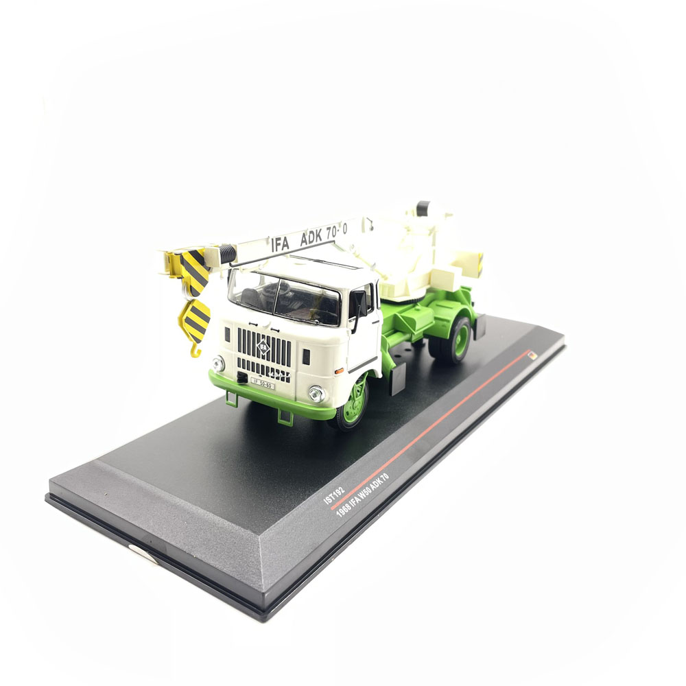 1:43 Scale Resin Truck Model 1 - Vintage Collectible Trucks 评论和价格