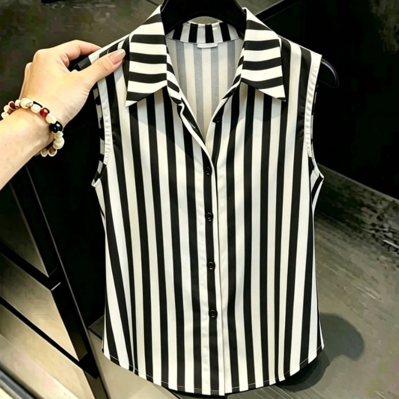 Sleeveless Striped Contrast Bu - Vintage Collectible Buttons 评论和价格