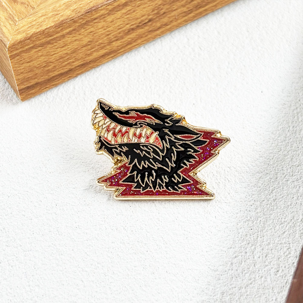Fanged Wolf Metal Brooch, Dark - Vintage Collectible Clothing 评论和价格