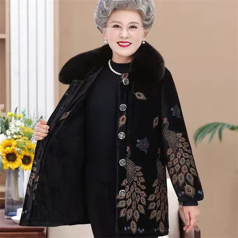 Vintage Printing Women's Cloth - Vintage Collectible Buttons 评论和价格